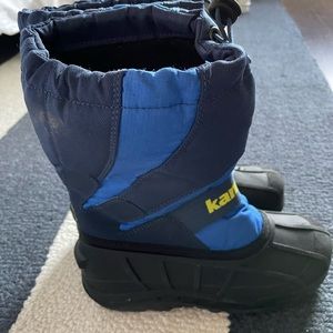 Kamik snow play 3 youth size 4 boots